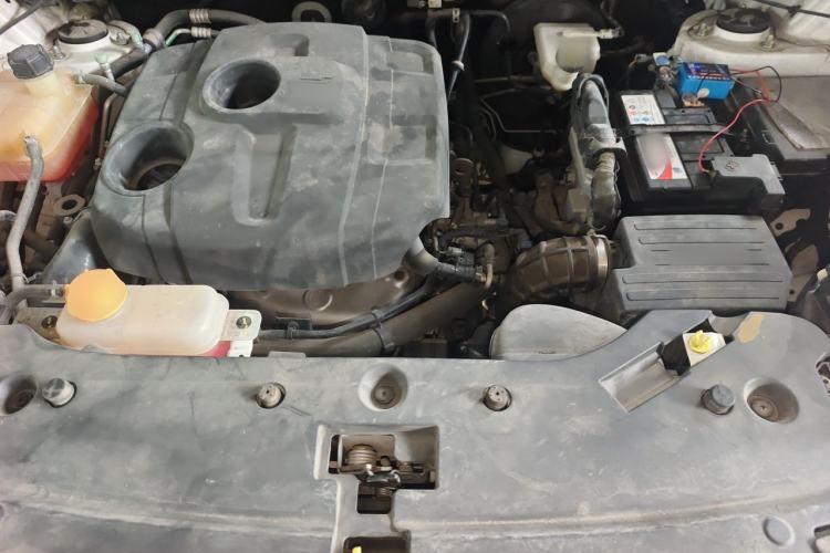 Used CHANGAN OSHAN X7 2020 1.5T Manual Elite Edition Engine Bay