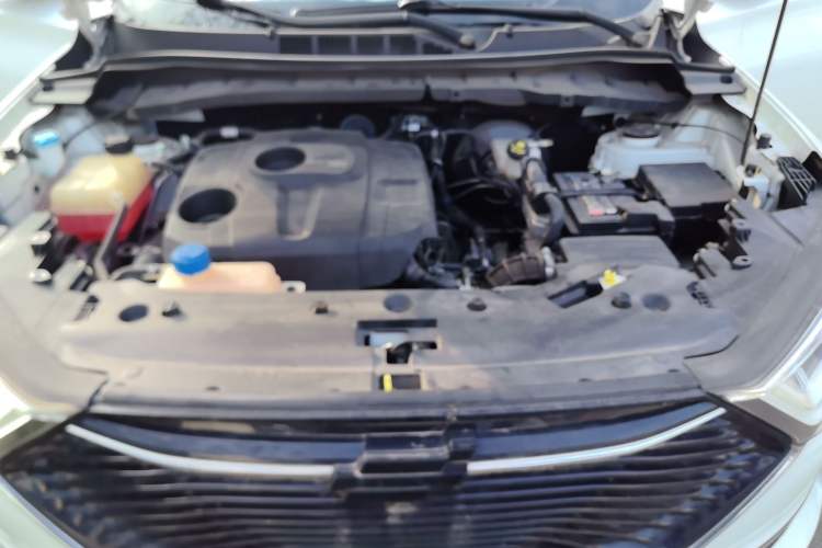 Used CHANGAN OSHAN X7 2020 1.5T Automatic Elite Edition Engine Bay