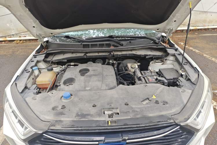 Used CHANGAN OSHAN X7 2020 1.5T Automatic Elite Edition Engine Bay