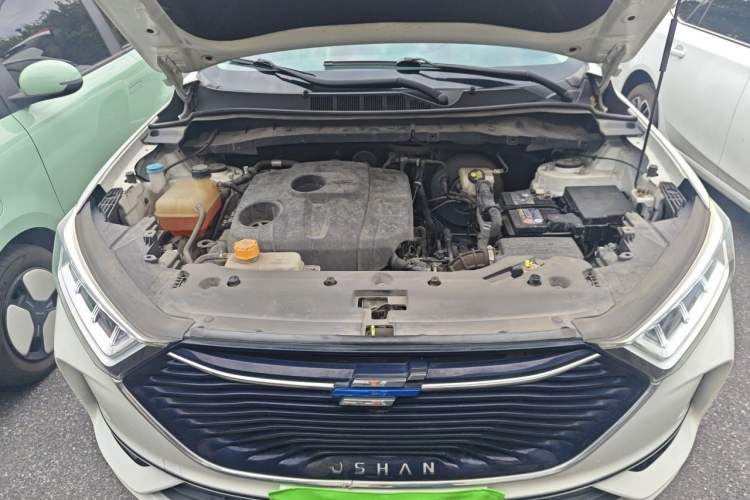 Used CHANGAN OSHAN X7 2020 1.5T Automatic Luxury Version Engine Bay