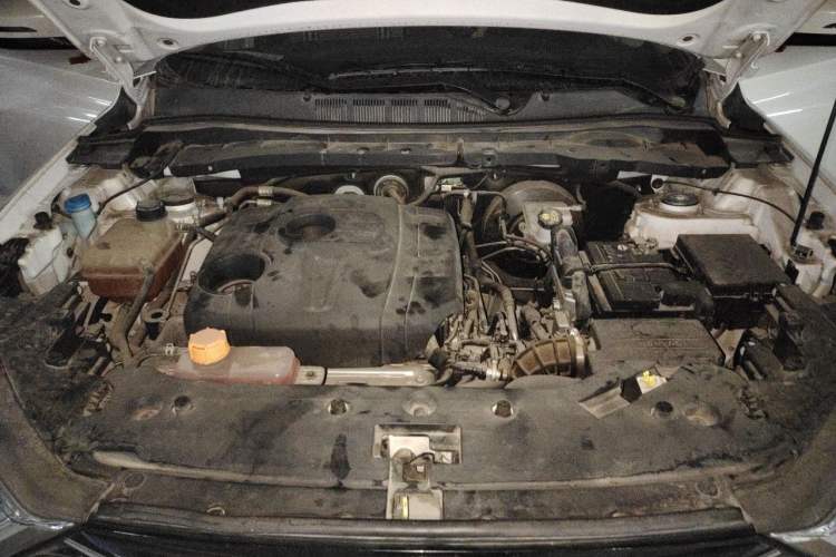 Used CHANGAN OSHAN X7 2020 1.5T Automatic Luxury Version Engine Bay