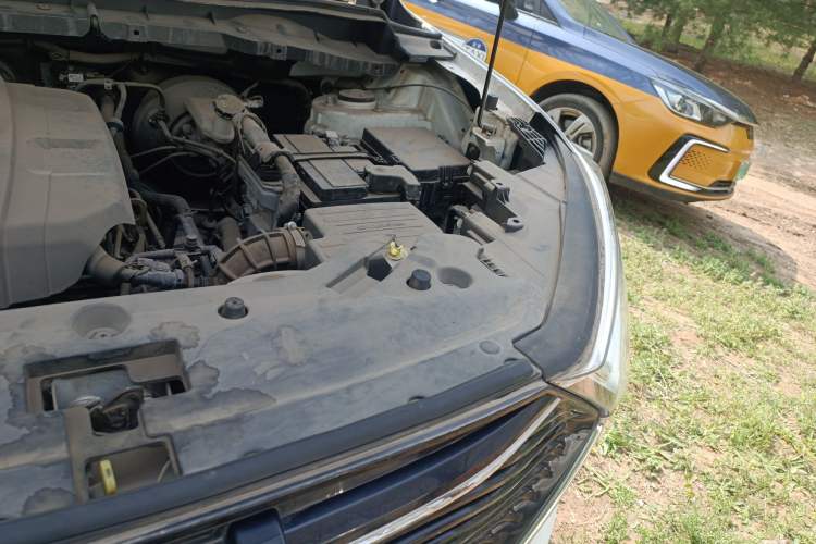 Used CHANGAN OSHAN X7 2020 1.5T Automatic Prestige Edition Engine Bay Left