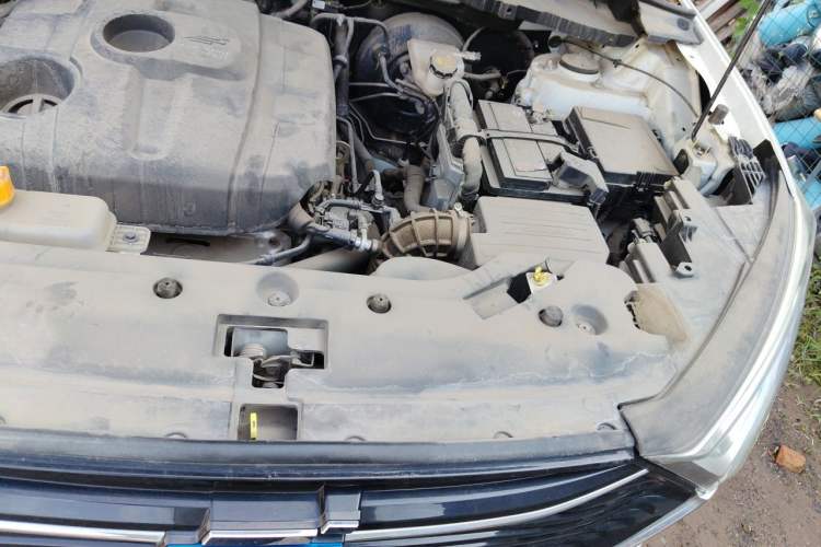 Used CHANGAN OSHAN X7 2020 1.5T Manual Luxury Version Engine Bay Left