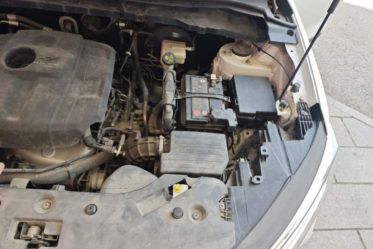 Used CHANGAN OSHAN X7 2020 1.5T Automatic Prestige Edition Engine Bay Left