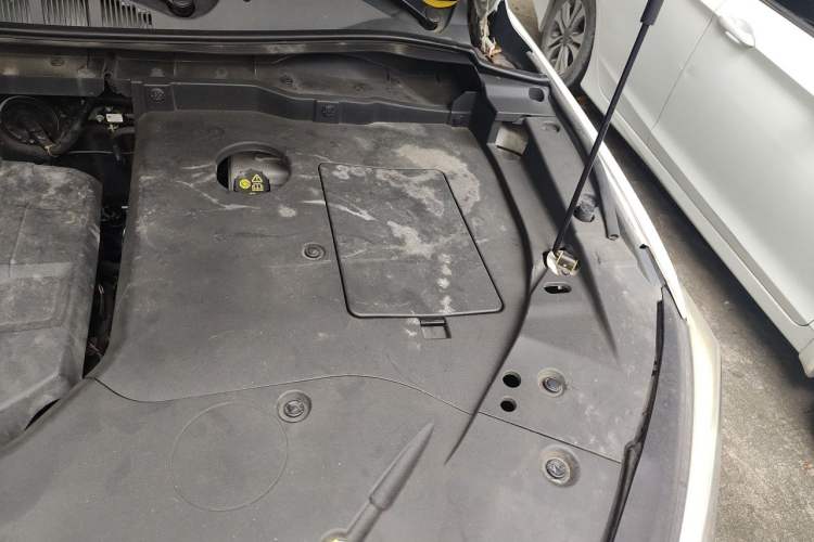 Used CHANGAN OSHAN X7 2020 1.5T Automatic Flagship Edition Engine Bay Left