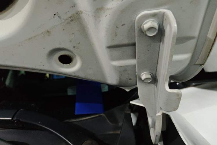 Used CHANGAN OSHAN X7 2020 1.5T Automatic Luxury Version Engine Bay Left