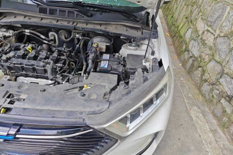 Used CHANGAN OSHAN X7 2020 1.5T Automatic Elite Edition Engine Bay Left