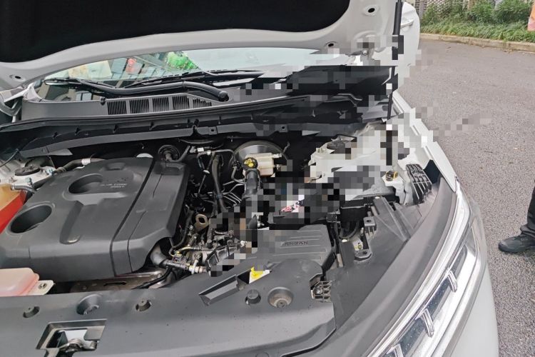 Used CHANGAN OSHAN X7 2020 1.5T Manual Luxury Version Engine Bay Left