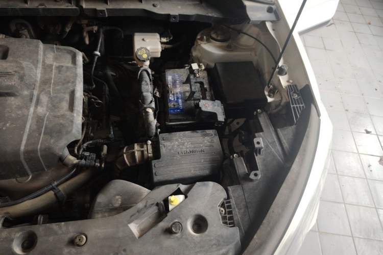Used CHANGAN OSHAN X7 2020 1.5T Manual Luxury Version Engine Bay Left