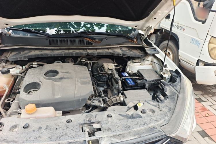 Used CHANGAN OSHAN X7 2020 1.5T Manual Luxury Version Engine Bay Left