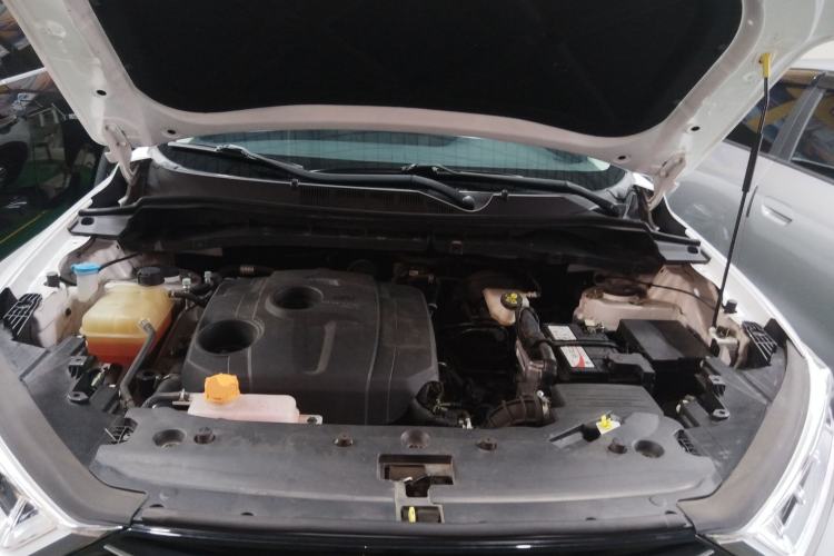 Used CHANGAN OSHAN X7 2020 1.5T Manual Luxury Version Engine Bay