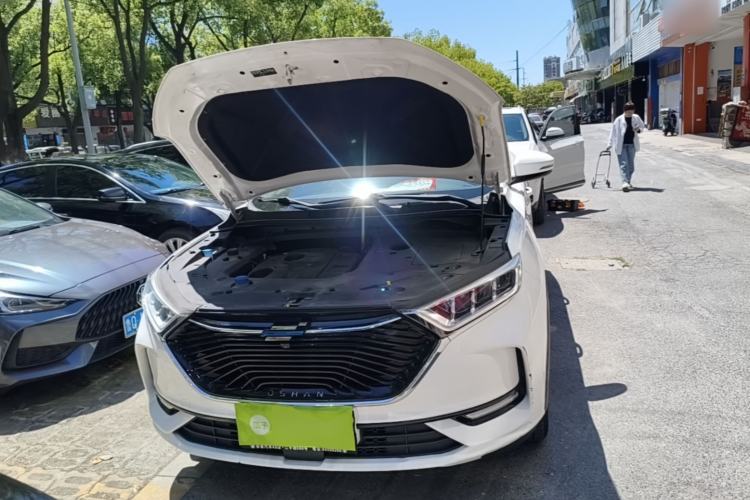 Used CHANGAN OSHAN X7 2020 1.5T Automatic Elite Edition Engine Bay