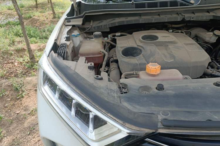 Used CHANGAN OSHAN X7 2020 1.5T Automatic Prestige Edition Engine Bay Right