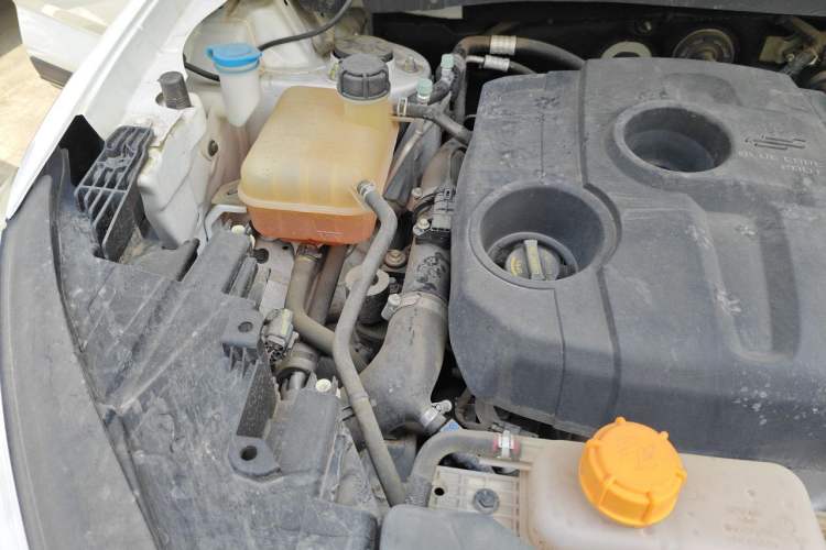 Used CHANGAN OSHAN X7 2020 1.5T Automatic Luxury Version Engine Bay Right