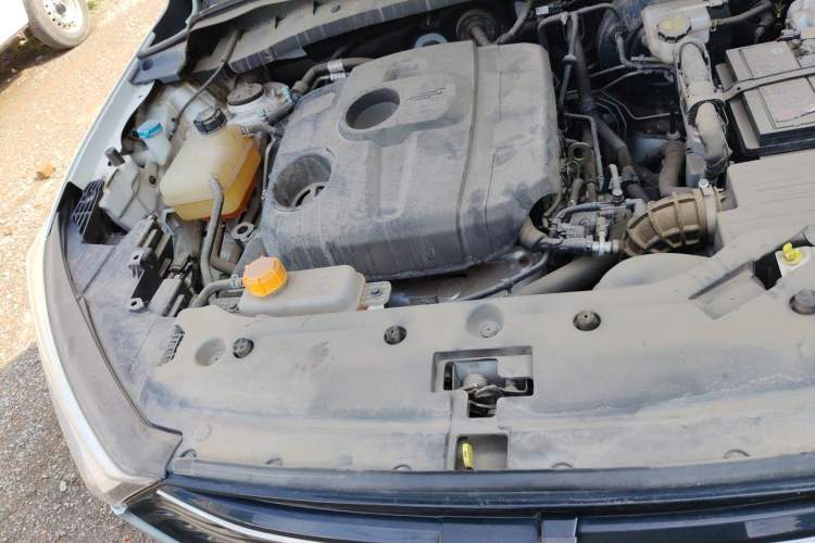 Used CHANGAN OSHAN X7 2020 1.5T Manual Luxury Version Engine Bay Right