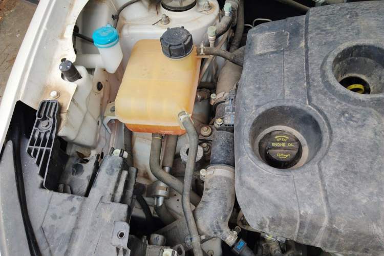 Used CHANGAN OSHAN X7 2020 1.5T Automatic Luxury Version Engine Bay Right