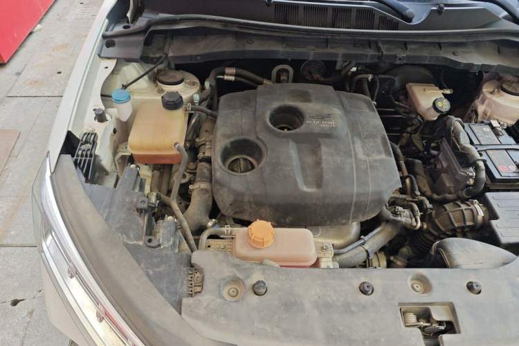 Used CHANGAN OSHAN X7 2020 1.5T Automatic Prestige Edition Engine Bay Right
