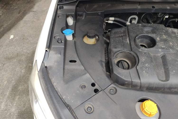 Used CHANGAN OSHAN X7 2020 1.5T Automatic Flagship Edition Engine Bay Right