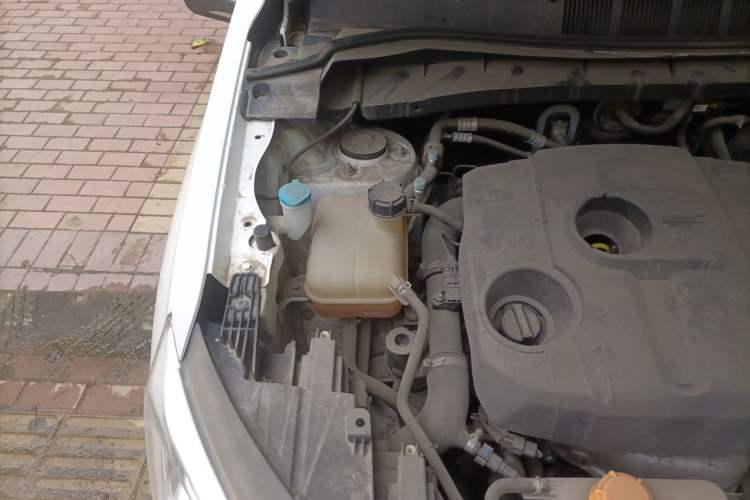 Used CHANGAN OSHAN X7 2020 1.5T Automatic Luxury Model Engine Bay Right