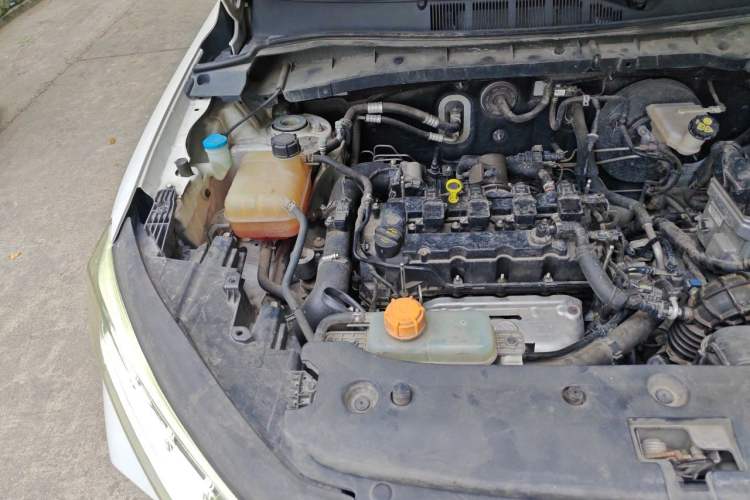 Used CHANGAN OSHAN X7 2020 1.5T Automatic Elite Edition Engine Bay Right