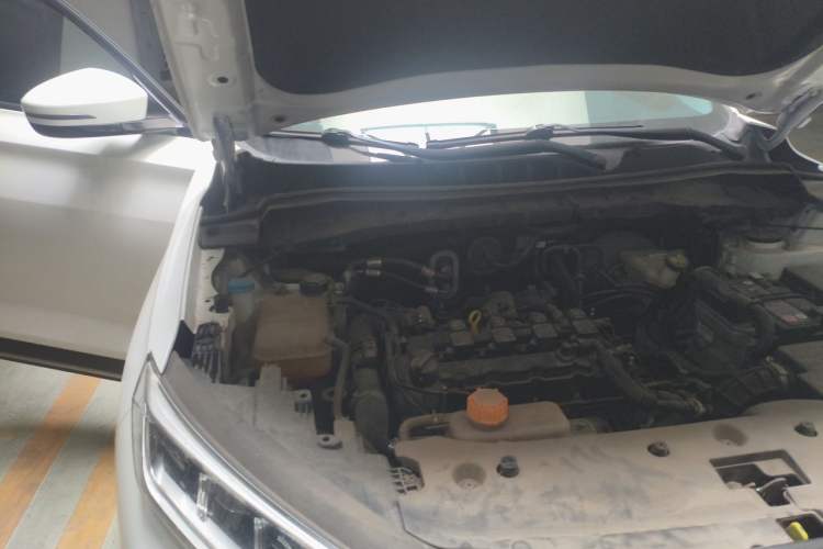 Used CHANGAN OSHAN X7 2020 1.5T Manual Elite Edition Engine Bay Right