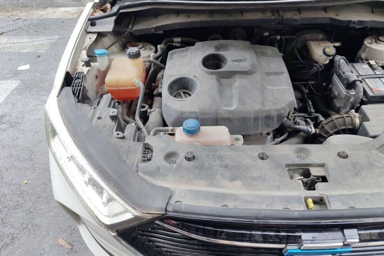 Used CHANGAN OSHAN X7 2020 1.5T Automatic Luxury Version Engine Bay Right