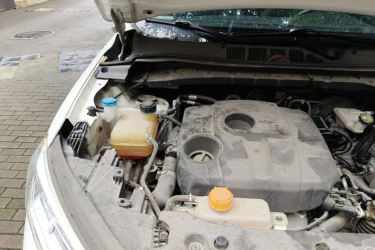 Used CHANGAN OSHAN X7 2020 1.5T Automatic Luxury Model Engine Bay Right