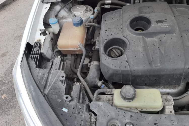 Used CHANGAN OSHAN X7 2020 1.5T Automatic Luxury Version Engine Bay Right