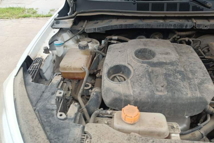 Used CHANGAN OSHAN X7 2020 1.5T Automatic Luxury Version Engine Bay Right