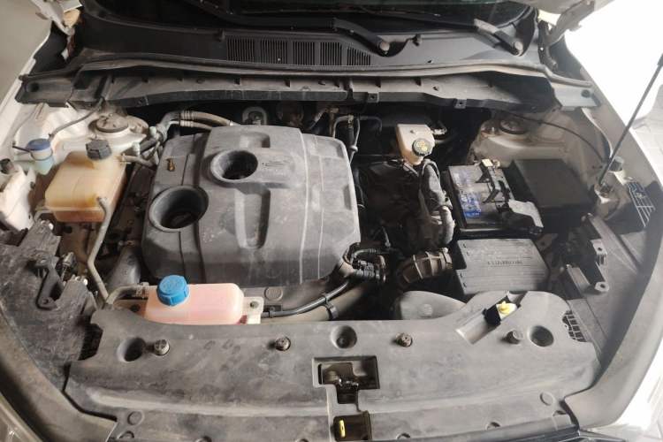 Used CHANGAN OSHAN X7 2020 1.5T Manual Luxury Version Engine Bay