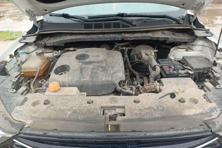 Used CHANGAN OSHAN X7 2020 1.5T Automatic Luxury Version Engine Bay