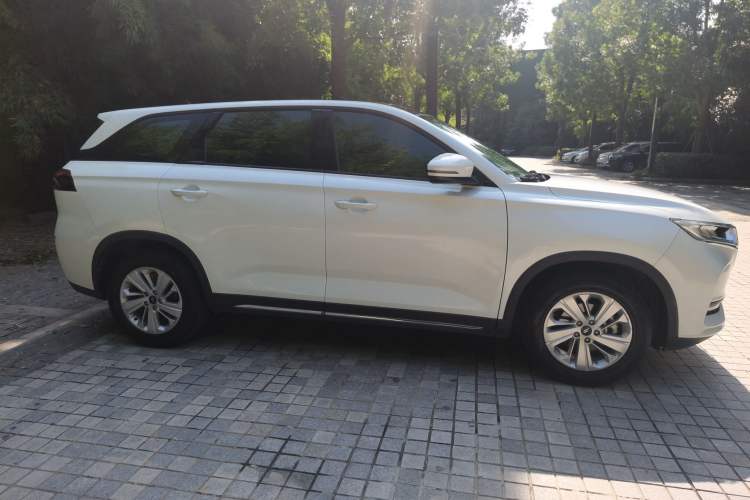 Used CHANGAN OSHAN X7 2020 1.5T Manual Luxury Version Exterior 2