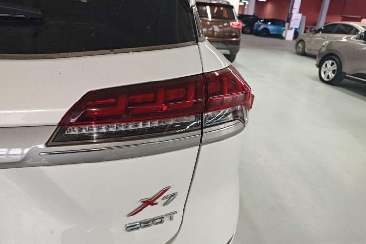 Used CHANGAN OSHAN X7 2020 1.5T Automatic Pilot Edition Exterior 3