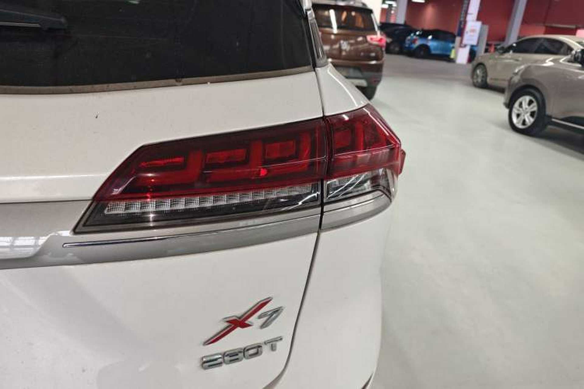 Used CHANGAN OSHAN X7 2020 1.5T Automatic Pilot Edition Exterior 3