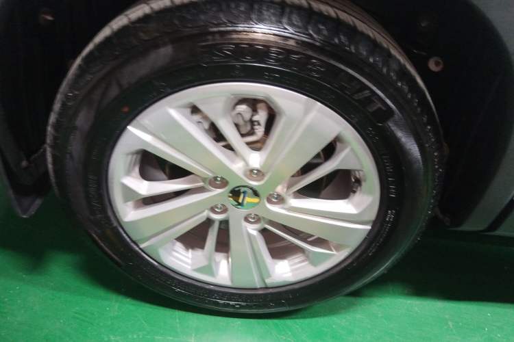 Used CHANGAN OSHAN X7 2020 1.5T Manual Luxury Version Exterior 3