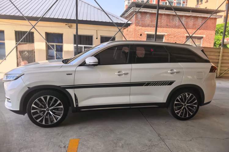 Used CHANGAN OSHAN X7 2020 1.5T Automatic Parking with Facial Recognition – Spacey & Carefree Edition Exterior 5