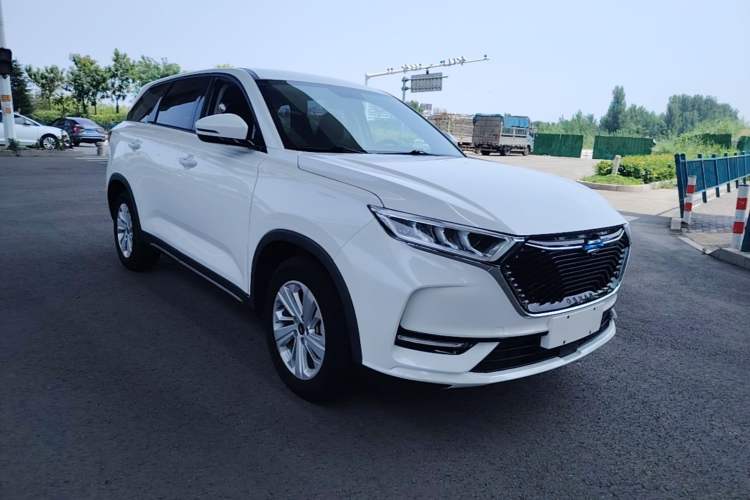 Used CHANGAN OSHAN X7 2020 1.5T Manual Elite Edition Front Right 45 Deg
