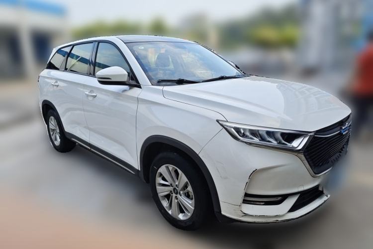 Used CHANGAN OSHAN X7 2020 1.5T Manual Luxury Version Front Right 45 Deg