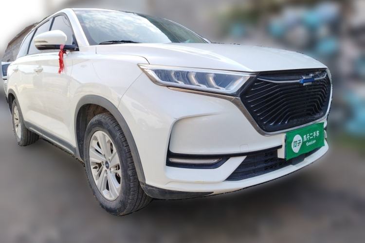 Used CHANGAN OSHAN X7 2020 1.5T Manual Luxury Version Front Right 45 Deg