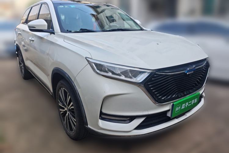Used CHANGAN OSHAN X7 2020 1.5T Automatic Luxury Version Front Right 45 Deg