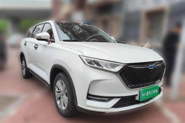 Used CHANGAN OSHAN X7 2020 1.5T Manual Luxury Version Front Right 45 Deg