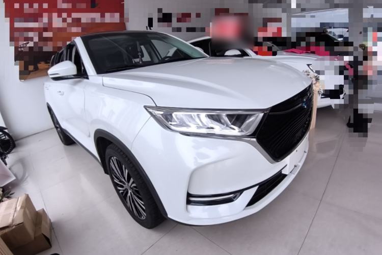 Used CHANGAN OSHAN X7 2020 1.5T Automatic Luxury Version Front Right 45 Deg
