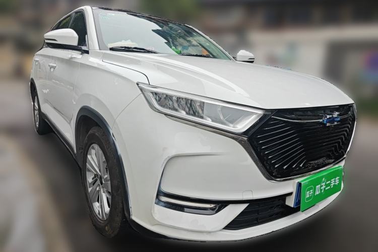 Used CHANGAN OSHAN X7 2020 1.5T Manual Luxury Version Front Right 45 Deg