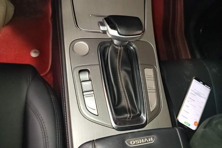 Used CHANGAN OSHAN X7 2020 1.5T Automatic Elite Edition Gear Lever