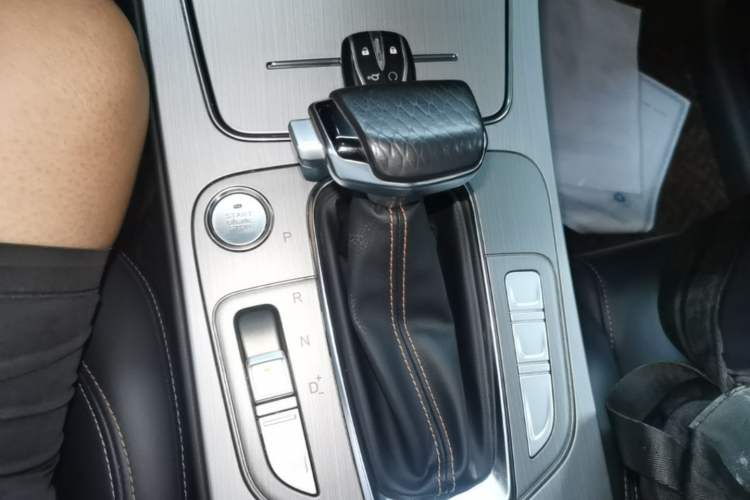 Used CHANGAN OSHAN X7 2020 1.5T Automatic Luxury Version Gear Lever