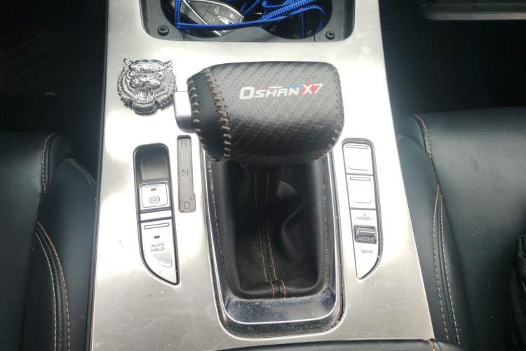 Used CHANGAN OSHAN X7 2020 1.5T Automatic Luxury Model Gear Lever