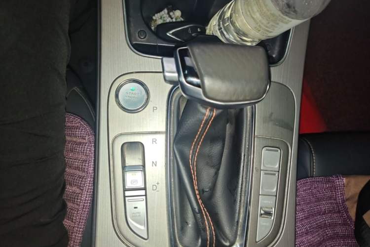 Used CHANGAN OSHAN X7 2020 1.5T Automatic Luxury Model Gear Lever