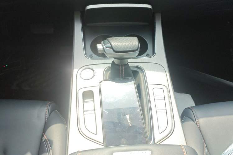 Used CHANGAN OSHAN X7 2020 1.5T Automatic Luxury Version Gear Lever
