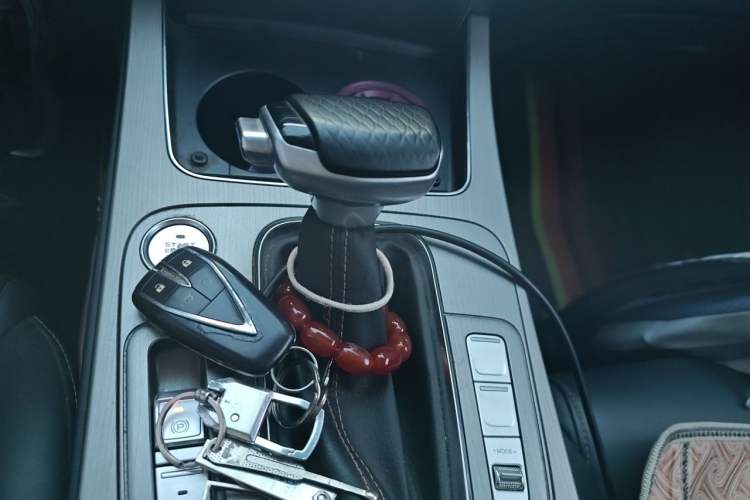 Used CHANGAN OSHAN X7 2020 1.5T Automatic Prestige Edition Gear Lever