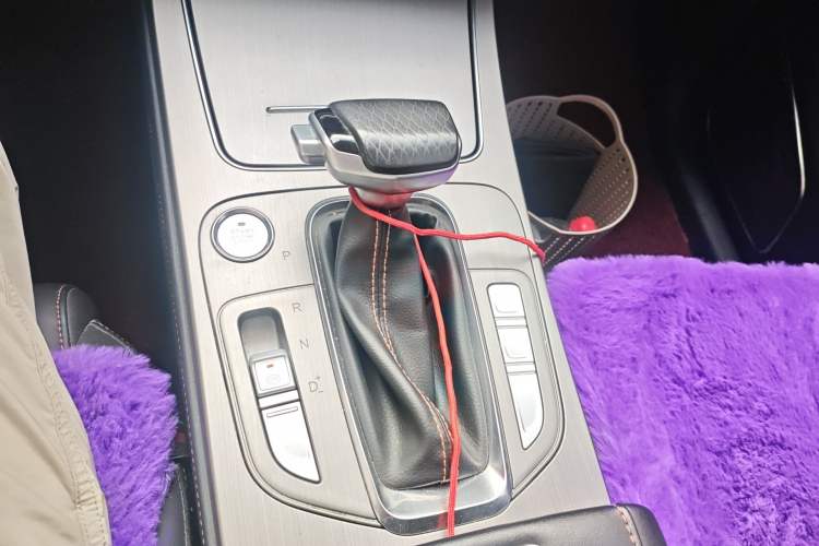 Used CHANGAN OSHAN X7 2020 1.5T Automatic Luxury Version Gear Lever